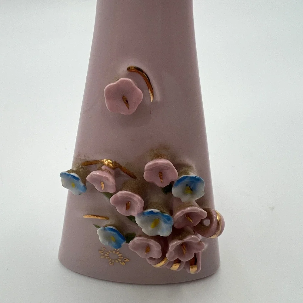 Vintage pink Bud Vase 3D Applied Flowers Gold Trim Triangular Base